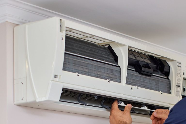 Hướng dẫn cách vệ sinh dàn lạnh máy lạnh tại nhà đơn giản